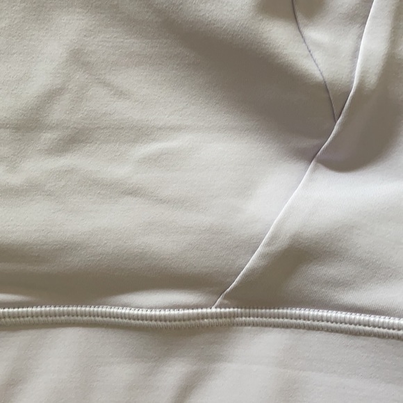 NWT LULULEMON SPORTS BRA - Picture 2 of 6